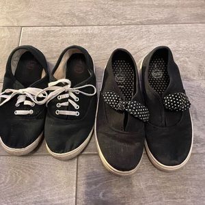 Girls lot tennis shoes size 3